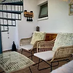 The Summer Haven * Polis
