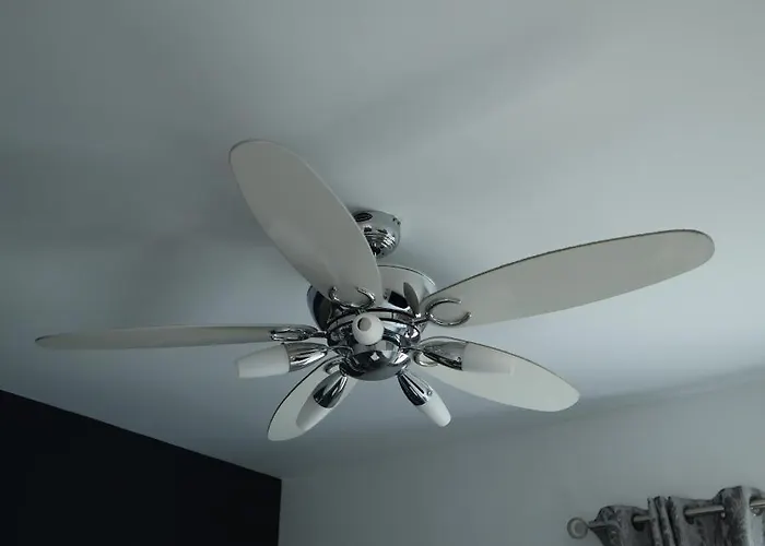 別荘 The Summer Haven Polis