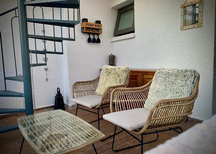 The Summer Haven * Polis