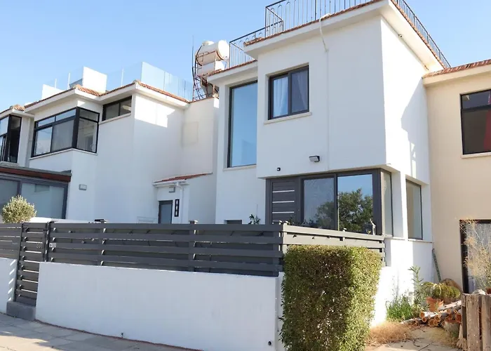 別荘 The Summer Haven Polis